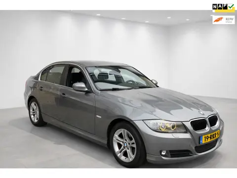 BMW 3-serie 318i Corporate Lease Luxury Line, navigatie, leder, lichtmetaal, apk, nap, airco, pdc, c