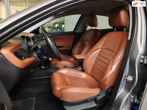 Alfa Romeo Giulietta 1.4 T Navi - Cognac Leder - 100% onderhouden