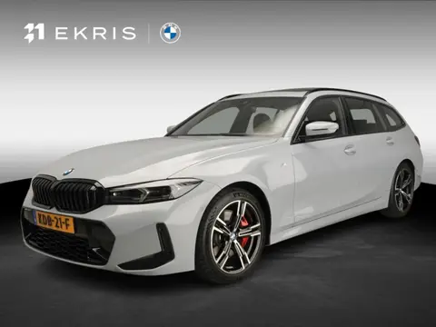 BMW 3 Serie Touring 320i | M-Sportpakket | LED | Navigatie | Panoramadak | Trekhaak | Stoelverwarmin