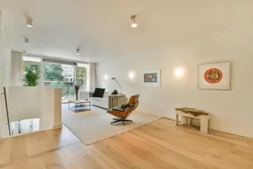 Woning aan de Lizzy Ansinghstraat te Amsterdam