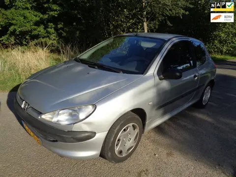 Peugeot 206 1.4 XR Inruilkoopje!