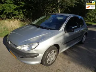 Peugeot 206 1.4 XR Inruilkoopje!