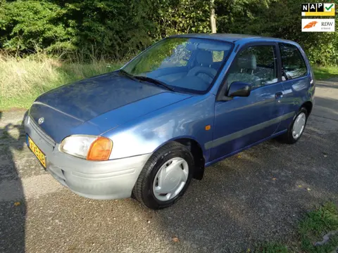 Toyota Starlet 1.3-16V 24 jaar van de laatste eigenaar geweest!