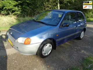 Toyota Starlet 1.3-16V 24 jaar van de laatste eigenaar geweest!