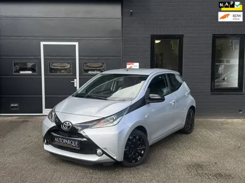 Toyota Aygo 1.0 VVT-i X-Play- Automaat - Origineel Nederlands