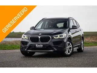 BMW X1 xDrive25e Executive CAMERA / CARPLAY / HEAD UP DISPLAY / LEDER / LED / CRUISE CONTROLE / STOE