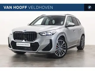 BMW X1 xDrive25e M Sport Automaat / Panoramadak / Sportstoelen / Comfort Access / Head-Up / Harman K