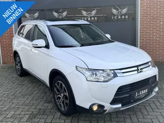 Mitsubishi Outlander 2.0 Instyle 4WD 7 pers. NAVI SCHUIFDAK TREKHAAK
