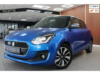 Suzuki SWIFT 1.0 Stijl Automaat | Airco | Adaptieve Cruise control | Parkeer camea | Carplay | Stoel