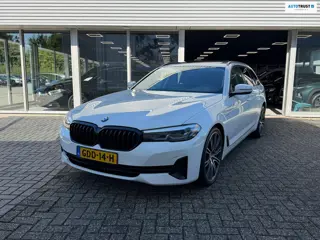 BMW 5-serie Touring 530e xDrive Executive / Navi / Climate / Camera / Panormadak / Leder / 20"breeds