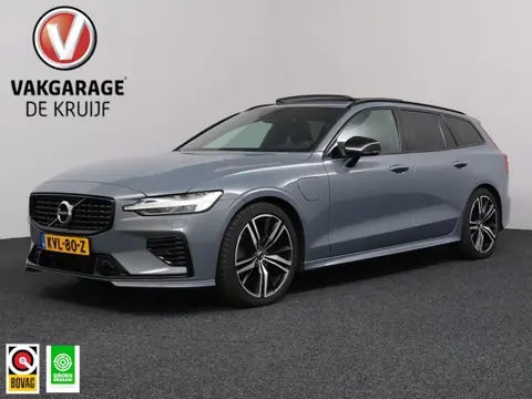 Volvo V60 2.0 T6 Plug-in hybrid AWD R-Design | SoH 95,7% | Long Range | Panoramadak | Trekhaak | H&K
