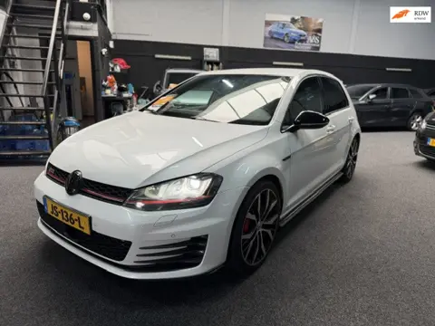 Volkswagen Golf 2.0 TSI GTI Performance