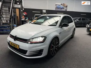 Volkswagen Golf 2.0 TSI GTI Performance