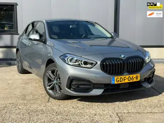 BMW 1-serie 116i / camera / carplay / navigatie skyscraper