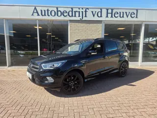 Ford Kuga 1.5 EcoBoost ST Line All Black! Dealer onderh.*Pano*Camera*Carplay*Trekhaak*Stoel/stuur/ru