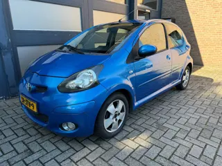 Toyota Aygo 1.0-12V Dynamic Blue, Airco, Carplay