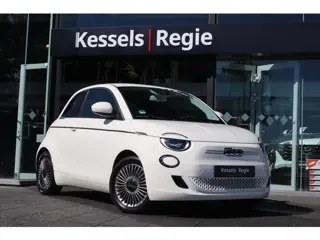 Fiat 500 Icon 42 kWh | SOH 93% | Stoelverwarming | Camera | CarPlay | Blis | 16” | Cruise | Sensoren