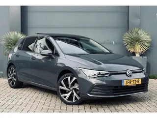Volkswagen Golf 1.0 TSI Life Pano/Navi/