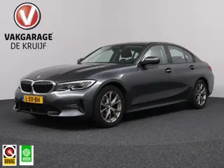 BMW 3-serie 318i High Executive | LUXE! | Laser Light! | Assisted Driving! | Stoelverwarming!