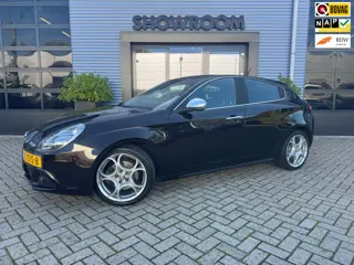 Alfa Romeo Giulietta 1.4 T Business Executive AUTOMAAT|PDC|LEDER|APPLECARPLAY|AIRCO