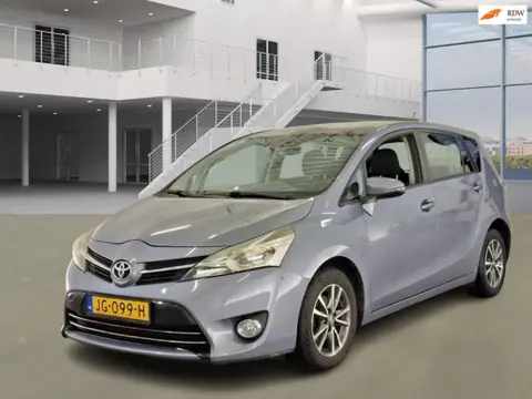 Toyota Verso 2.0 D-4D Business 7p. PANO NAVI CRUISE TREKHAAK 2 X SLEUTELS