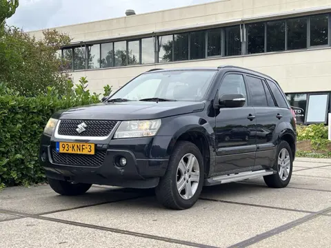 Suzuki Grand Vitara 2.4 Exclusive |4WD|AUTOMAAT|CLIMA|LEDER|LM VELGEN|TREKHAAK| APK TOT 30-06-2027|