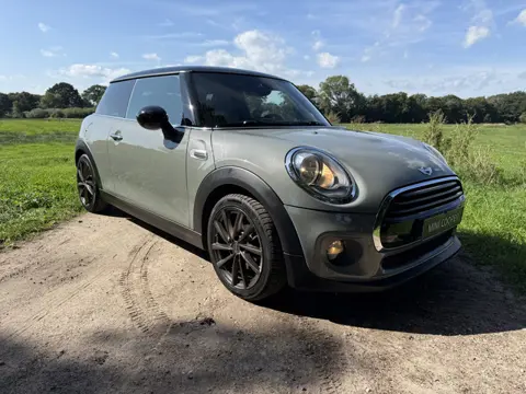 MINI 3-deurs 1.5 Cooper Pepper. Navi,stoelverw.Camera. Moonwalk Grey !