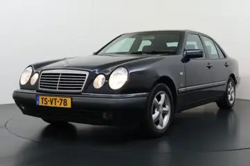 MERCEDES-BENZ E-KLASSE 240 ELEGANCE V6 Automaat Youngtimer!!