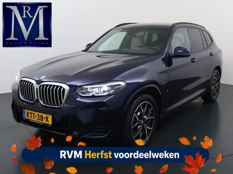 BMW X3 xDrive30e VAN: 49.900,- VOOR: 45.877,- UW HERFSTVOORDEEL: 4.023,- APPLE CAR./ANDROID AUTO | E