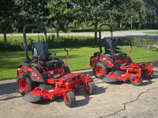 KIOTI ZXC 54 SE Zitmaaier Gazonmaaier ZERO TURN NIEUW ZXC 54 SE Zero turn Zitmaaier Maaier Gazonmaai