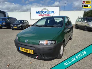 Fiat Punto 1.2 60 S nette boswachtersgroene Punto met een mooie km stand en nieuwe APK!