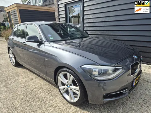 BMW 1-serie 116i EDE High Executive *Ketting hoorbaar bij koude start*