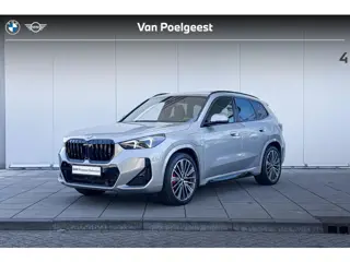 BMW X1 xDrive30e M-Sport Pro / 20 inch / Glazendak / Driving Assistant Plus / Trekhaak / Head Up Dis