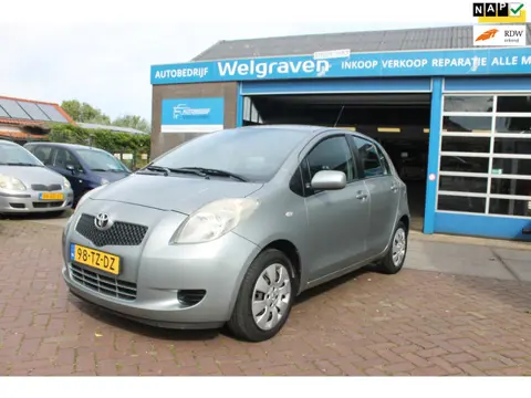 Toyota Yaris 1.3 VVTi Sol 1 eig. dealeronderhouden