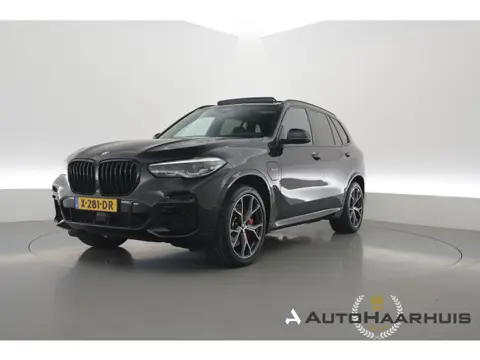 BMW X5 xDrive45e M-Sport | Rijklaar! | S/K-Dak | E-Trekhaak | Luchtvering | HUD | 360*+PDC | Harman/