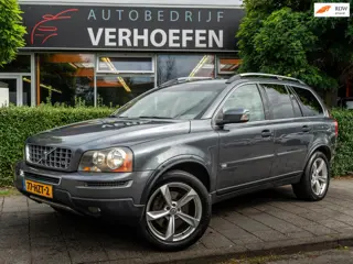 Volvo XC90 4.4 V8 Momentum 7PERS - AUTOMAAT - PARKEER CAMERA - TREKHAAK - LEDER - YOUNGTIMER !
