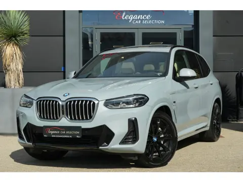 BMW X3 xDrive30e M Sport High Executive | 292 PK | PHEV | PANO | 360° Camera | Leder BMW X3 xDrive30