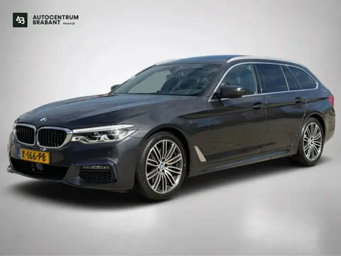 BMW 5-serie Touring 530i xDrive High Executive M-PAKKET (Deale OndH, Panorama, Trekhaak, Stoel/Stuur