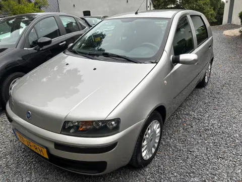 Fiat Punto 1.2-16V ELX 5 DEURS NIEUWSTAAT