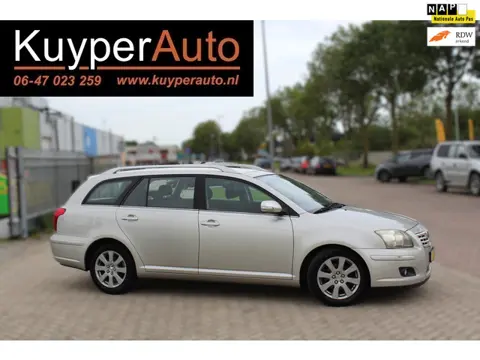 Toyota Avensis Wagon 1.8 VVTi Luna Business AUTOMAAT CLIMA TREKHAAK NAVI LM