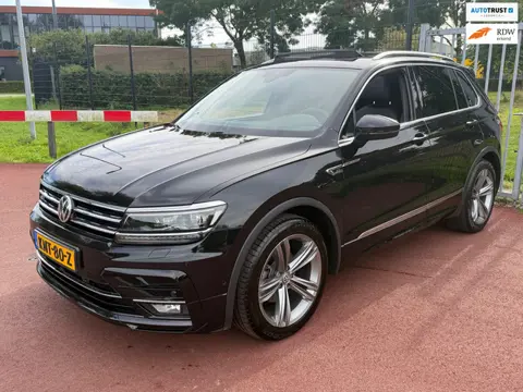 Volkswagen TIGUAN 1.5 TSI ACT Highline Business R Pano Virtual 360camera ACC