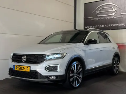 Volkswagen T-Roc 1.5 TSI Sport R-Line Pano, ACC, Apple Carplay, LED, Virtual Cockpit, Stoelverwarmin