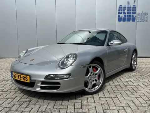Porsche 911 3.8 Carrera S Coupé Tiptronic Xenon Sportstoelen Pasm PCM Classic Apple Carplay + Androi