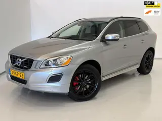 Volvo XC60 2.4 D5 AWD R-Design / NL-auto / Trekhaak
