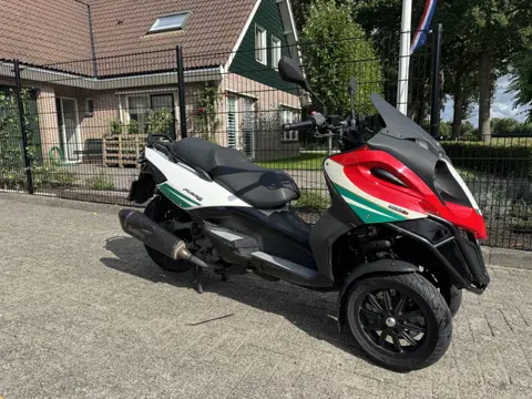 Gilera Fuoco 500 RL AKRAPOVIC (automaat)