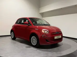 Fiat 500 3+1 42 kWh | Apple CarPlay - Android Auto | Stoelen verwarmd | Dodehoek detectie