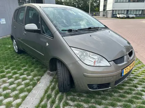 Mitsubishi Colt MET AIRCO & APK TOT 12-02-2027!