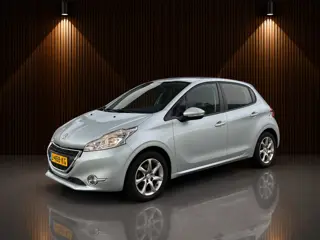 Peugeot 208 1.2 VTi Allure Panoramadak,set winterbanden