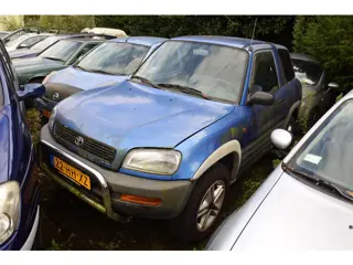 Toyota FunCruiser RAV4 2.0i SR rijd goed geen apk