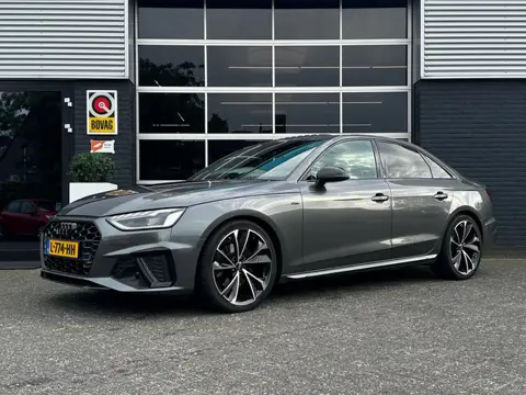 Audi A4 Limousine 35 TFSI S-line Competition, Automaat, Carplay, Cruise, Pano, VirtualCockpit, NAP